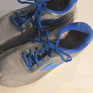 Brooks Mens Adrenaline GTS 20 1103071D051 Gray Running Shoes Sneakers Size 9